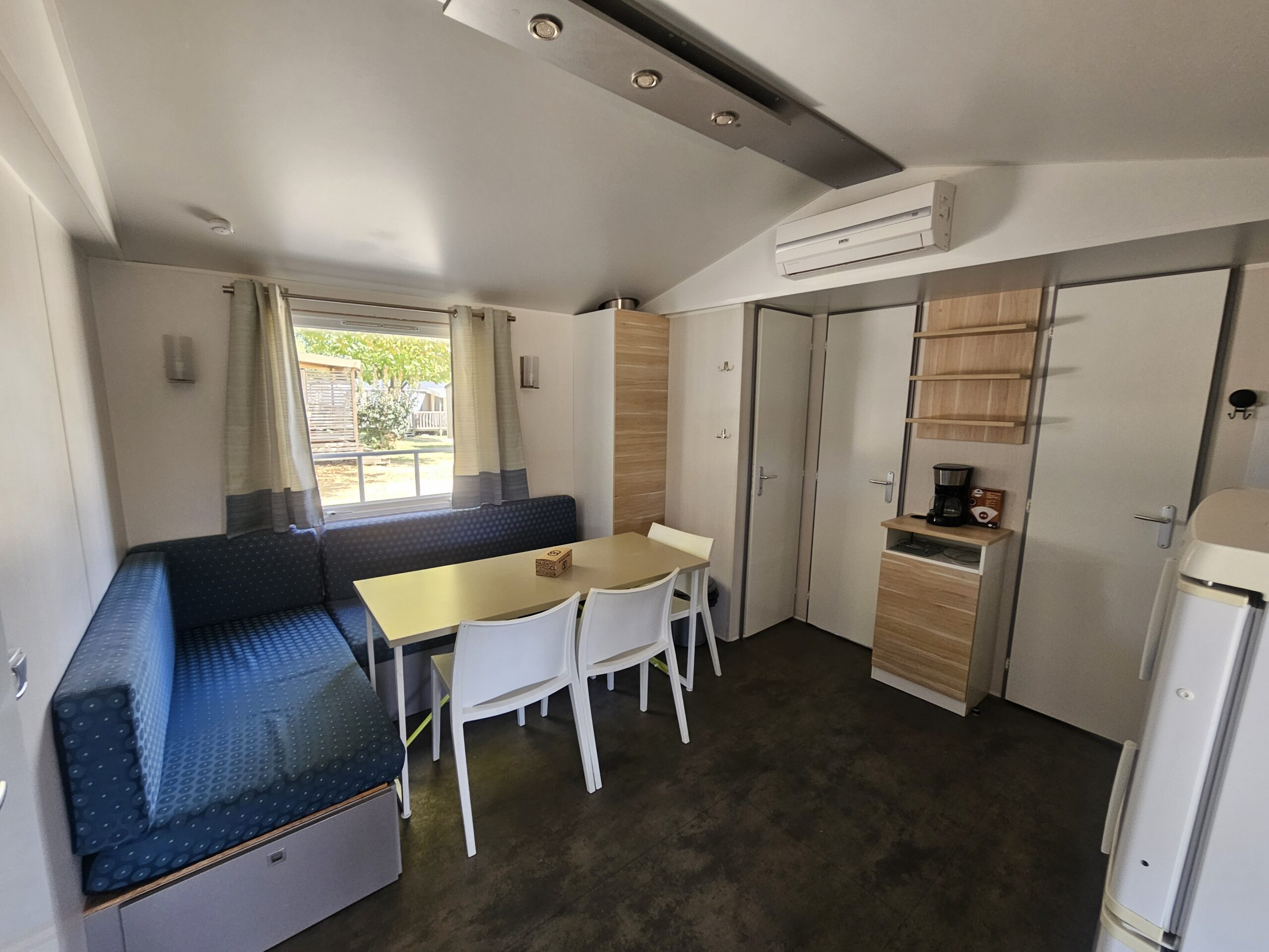 Mobil-Home 6-7 pers Camping 4* - image 6